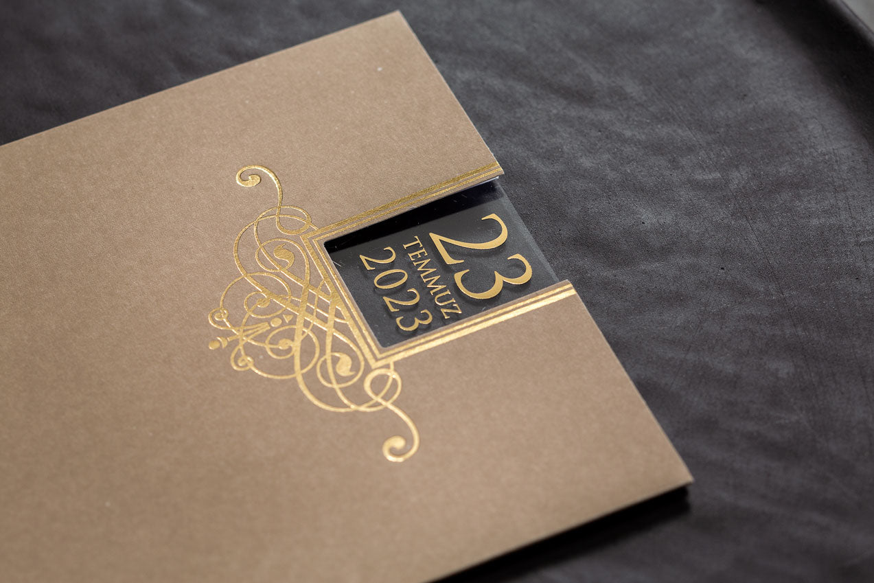 Elegant Minimalist Frame Wedding Invitation Suite