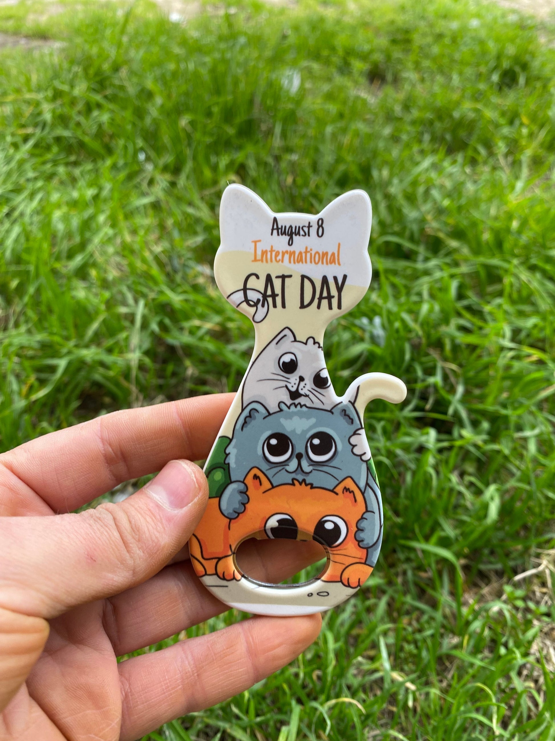 Cat Bottle Opener Magnet: Decorative Home Bar Accessory - Image 6